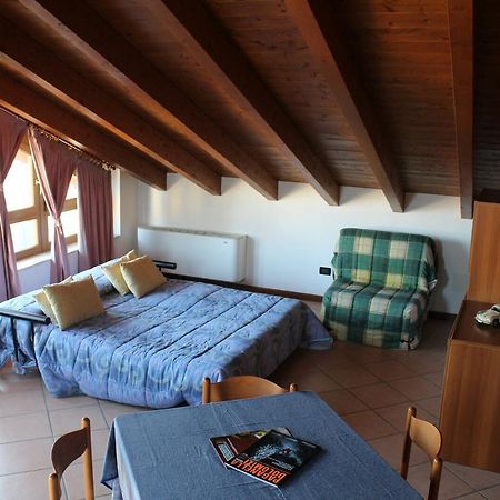 Casa Regina Διαμέρισμα Ντεζεντσάνο ντελ Γκάρντα Εξωτερικό φωτογραφία