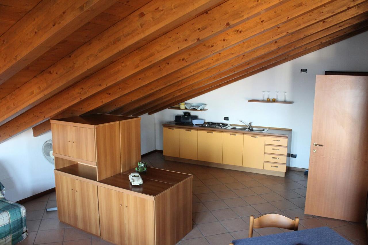 Casa Regina Διαμέρισμα Ντεζεντσάνο ντελ Γκάρντα Εξωτερικό φωτογραφία