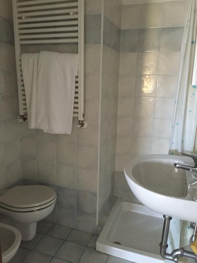 Casa Regina Διαμέρισμα Ντεζεντσάνο ντελ Γκάρντα Εξωτερικό φωτογραφία