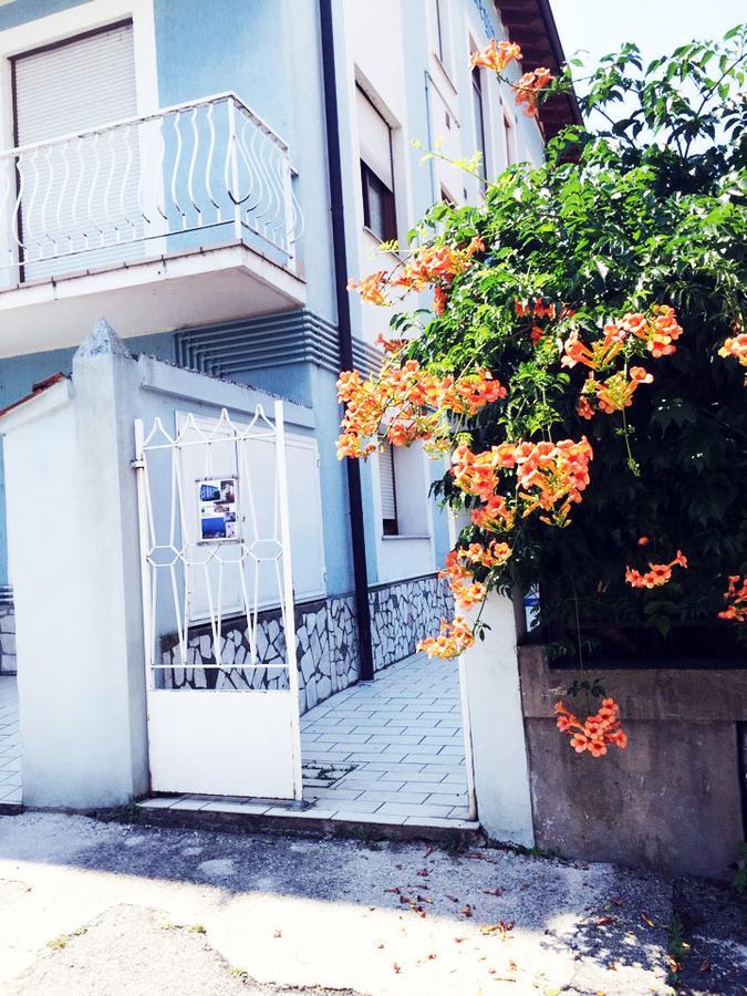 Casa Regina Διαμέρισμα Ντεζεντσάνο ντελ Γκάρντα Εξωτερικό φωτογραφία