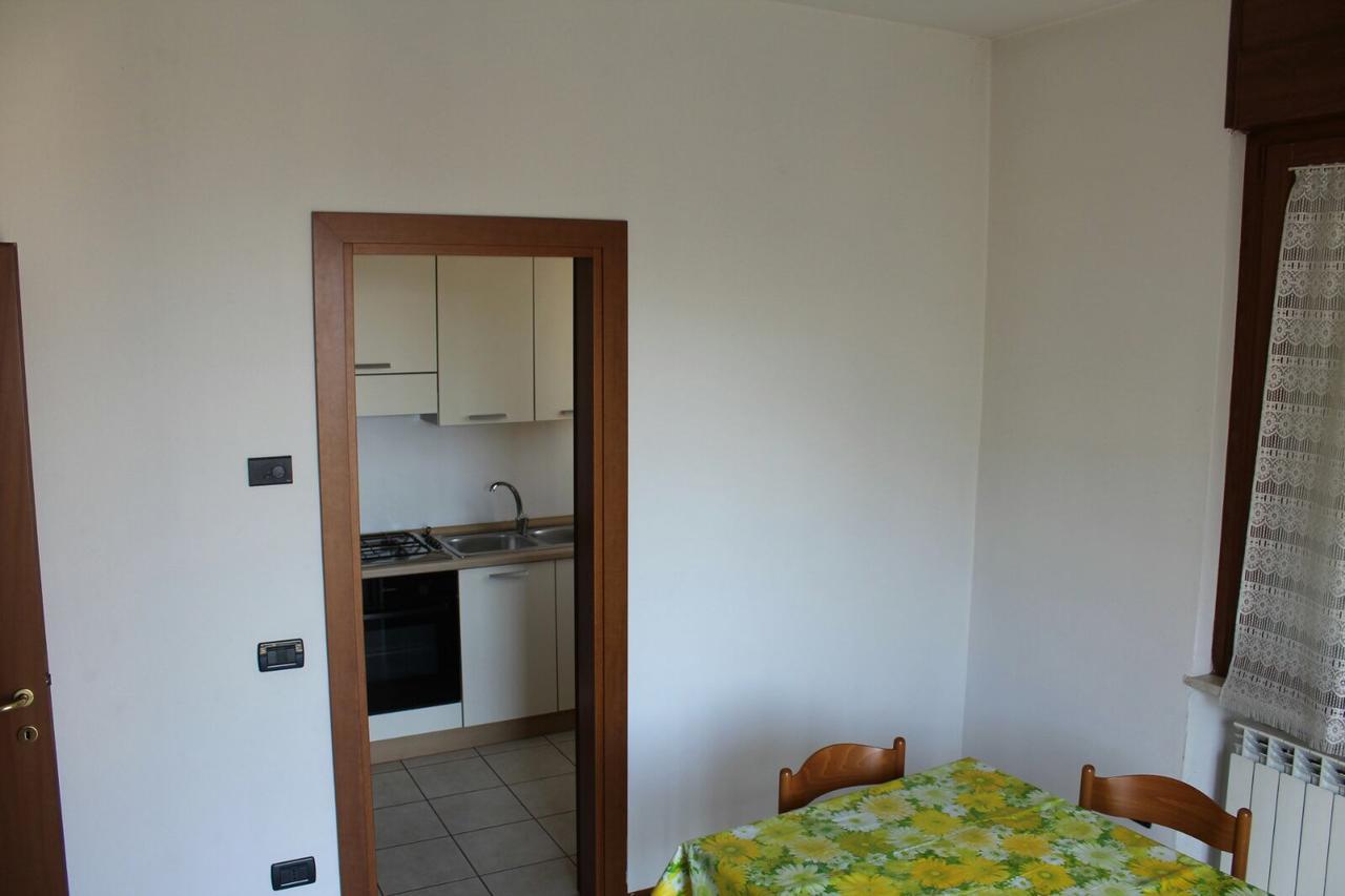 Casa Regina Διαμέρισμα Ντεζεντσάνο ντελ Γκάρντα Εξωτερικό φωτογραφία
